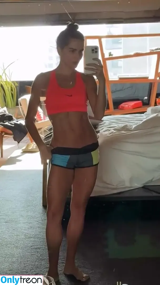 Deborah Secco nude photo #2180 (dedesecco)