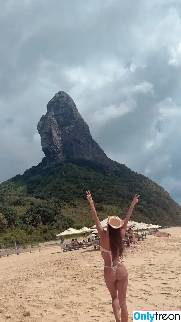 Deborah Secco nude photo #2190 (dedesecco)