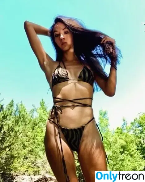 deepfocuslens nude photo #0020 (deepfocuslens)