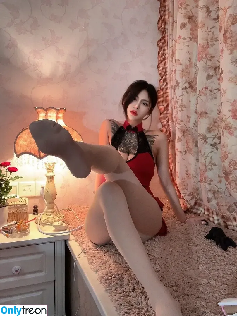Deer_white nude photo #1071 (DeerWhite_ / deer_white_ / deerwhite)
