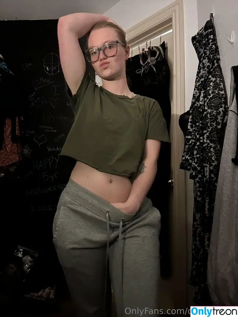 defiantlittle nude photo #0002 (defiant_little)