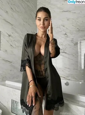 definy / elizabethdefiny nude photo #0004