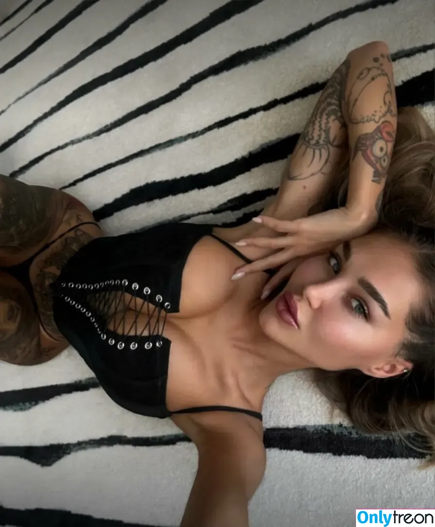 definy nude photo #0003 (elizabethdefiny)