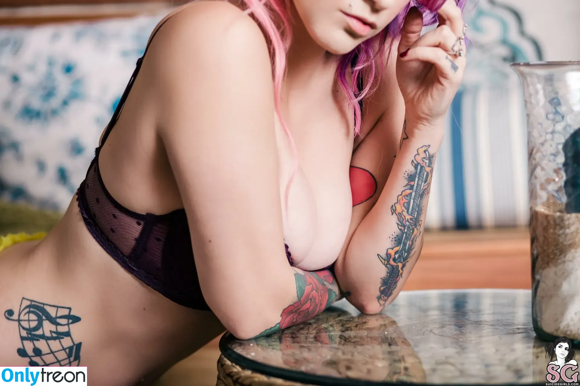 Delacour nude photo #0014 (delacourwatches / eloise_delacour)