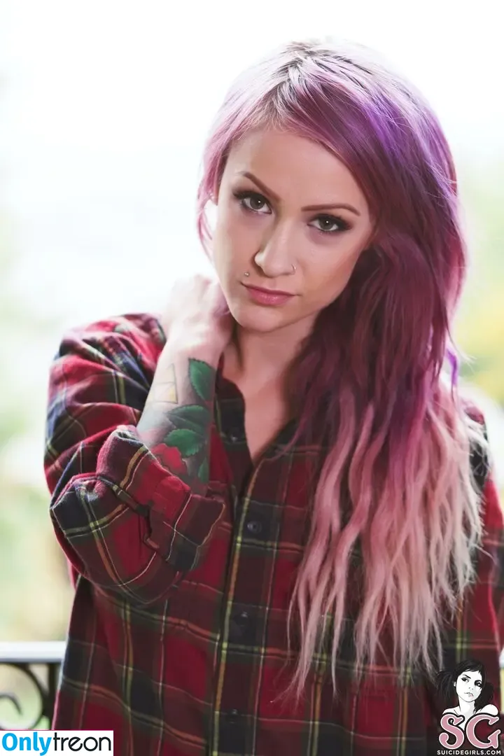 Delacour nude photo #0027 (delacourwatches / eloise_delacour)