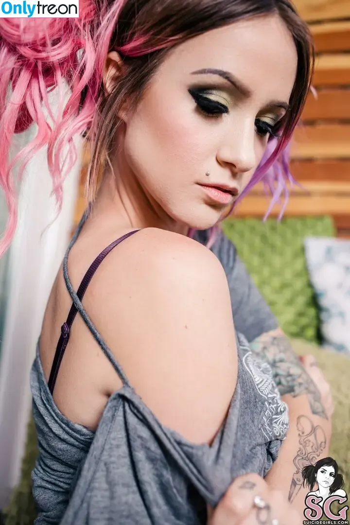 Delacour nude photo #0028 (delacourwatches / eloise_delacour)