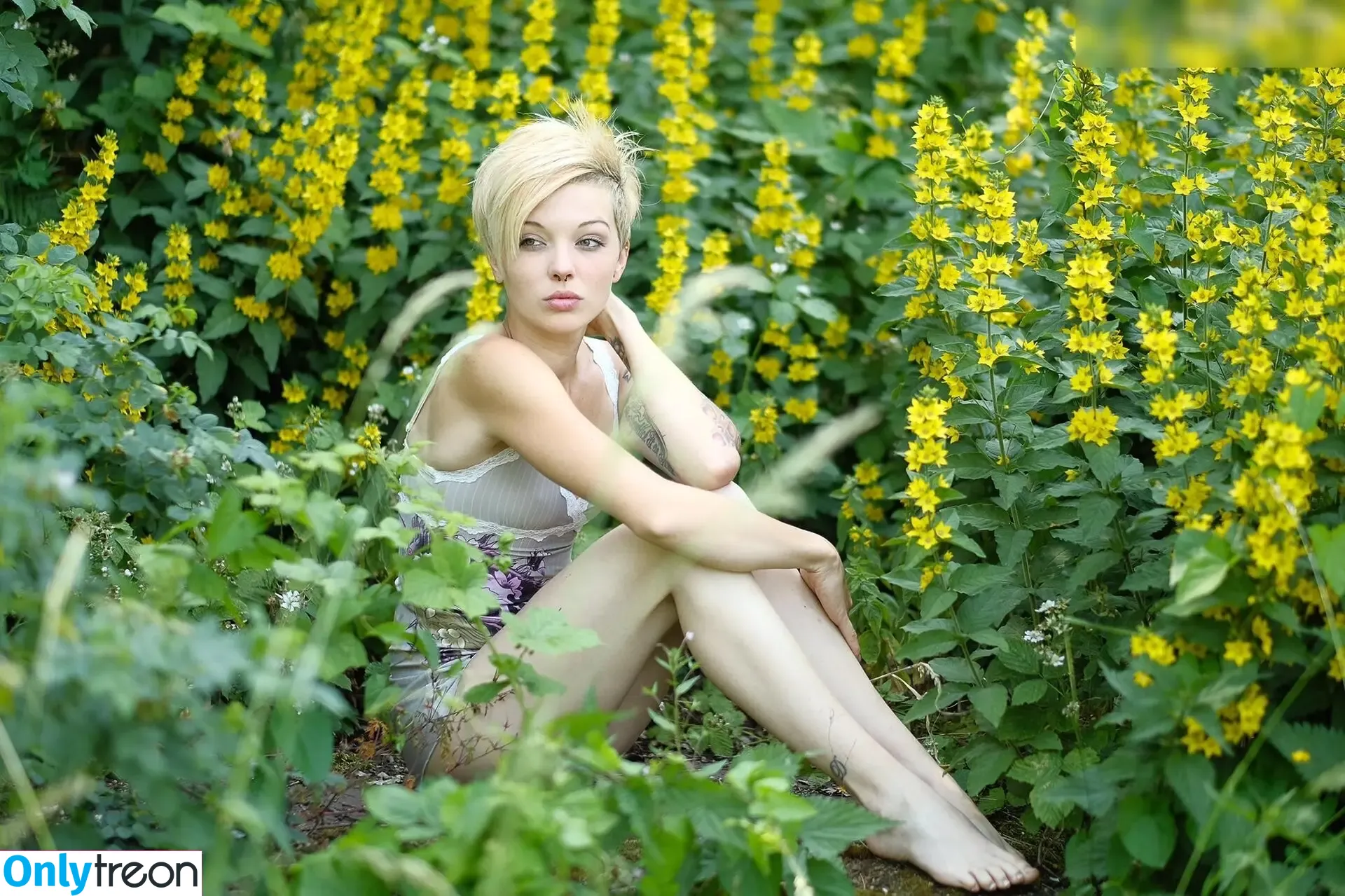 Delicious Lina / Alina Oberthanner nude photo #0001 (Delicious Lina / Alina Oberthanner)
