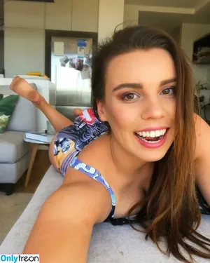 Deligracy nude photo #0002