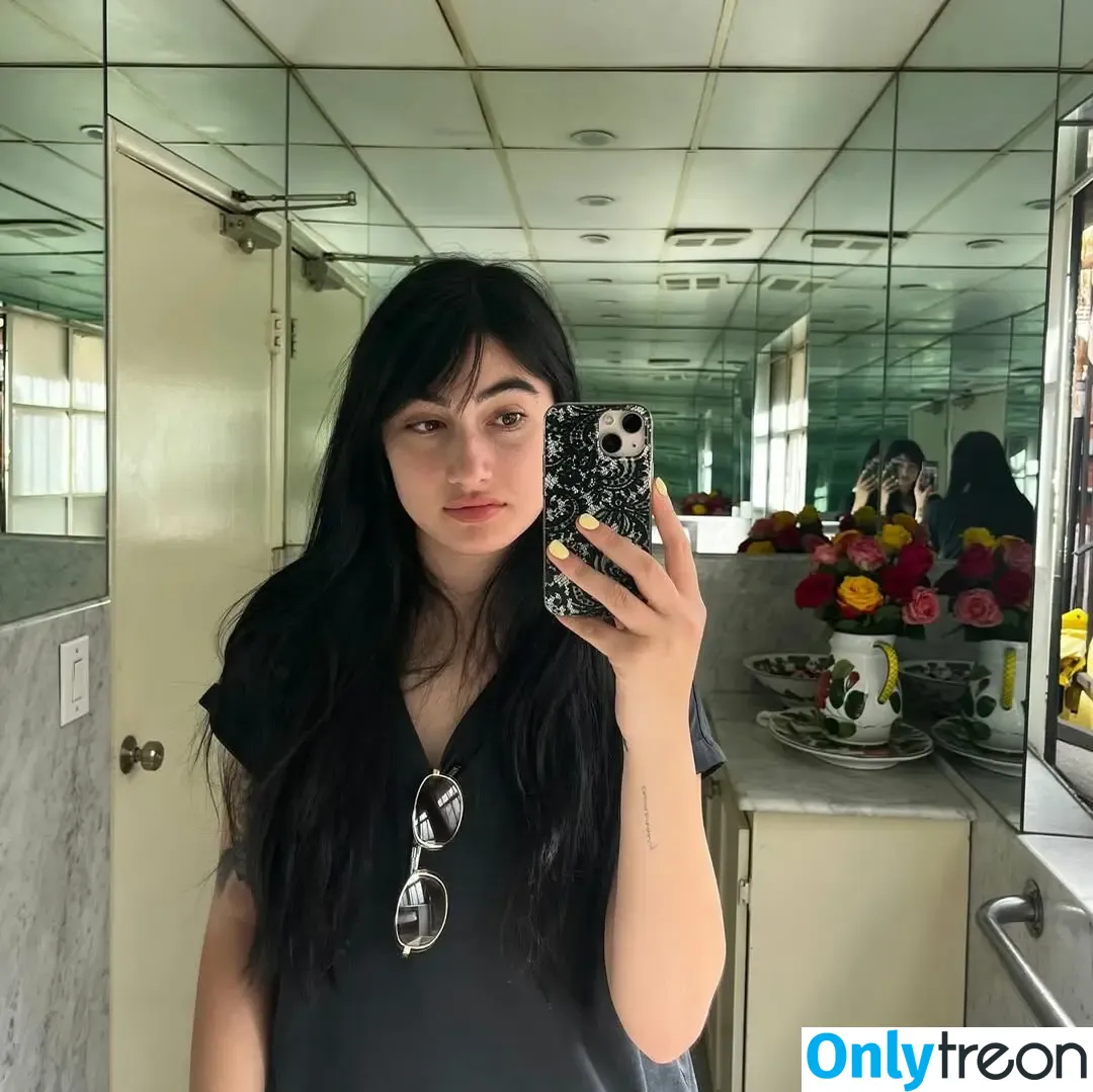 Delilah Raige nude photo #0228 (delilahraige / userdelilahraige)