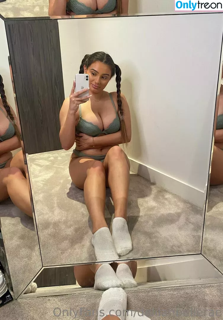 delilahbellerae nude photo #0074 (delilahbelle)