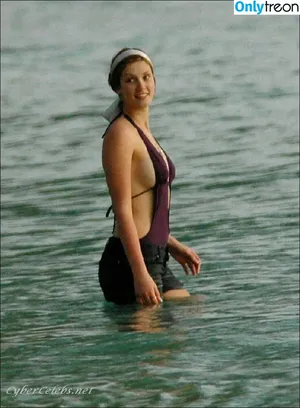 Delta Goodrem / deltagoodrem nude photo #0023