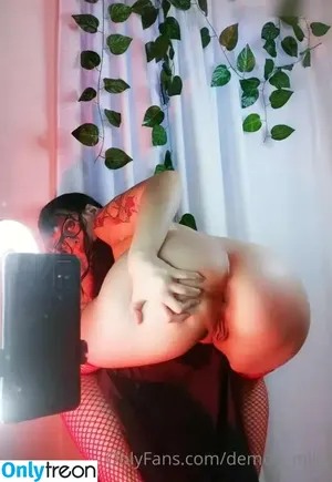 Dem0nmika / demon_mika nude photo #0109