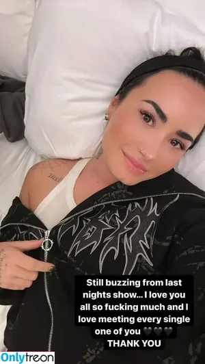 Demi Lovato / ddlovato nude photo #0003
