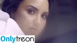 Demi Lovato / ddlovato nude photo #0017