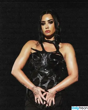 Demi Lovato / ddlovato nude photo #0112