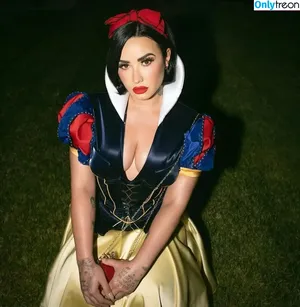 Demi Lovato / ddlovato nude photo #0123