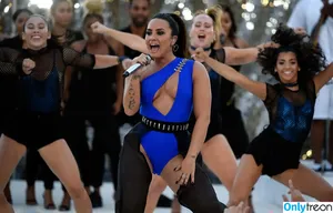 Demi Lovato / ddlovato nude photo #0133