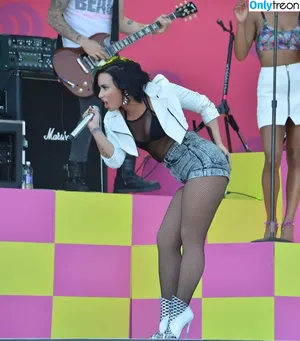Demi Lovato / ddlovato nude photo #0155