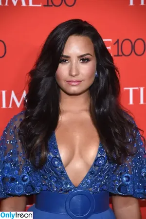 Demi Lovato / ddlovato nude photo #0158