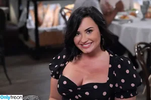 Demi Lovato / ddlovato nude photo #0164