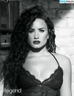 Demi Lovato / ddlovato nude photo #0215
