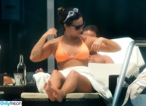 Demi Lovato / ddlovato nude photo #0279