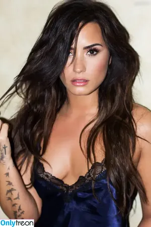 Demi Lovato / ddlovato nude photo #0379