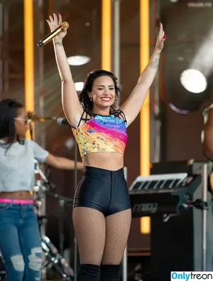Demi Lovato / ddlovato nude photo #0380