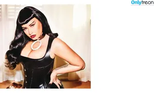 Demi Lovato / ddlovato nude photo #0406