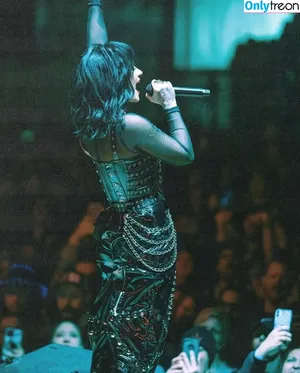 Demi Lovato / ddlovato nude photo #0472