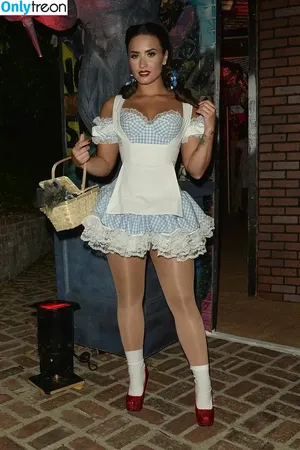 Demi Lovato / ddlovato nude photo #0495