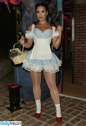 Demi Lovato / ddlovato nude photo #0510