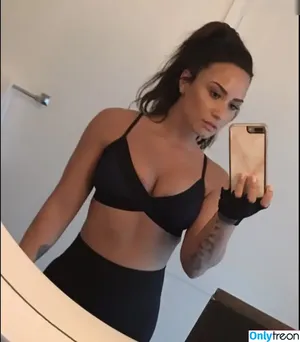 Demi Lovato / ddlovato nude photo #0555