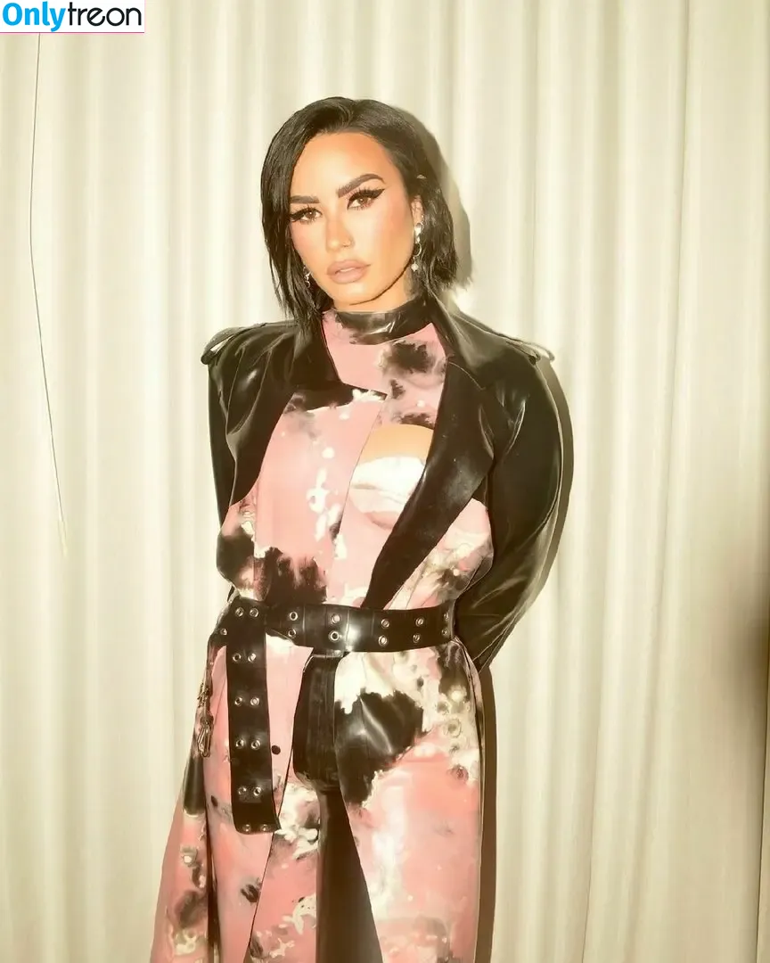 Demi Lovato nude photo #0065 (ddlovato)