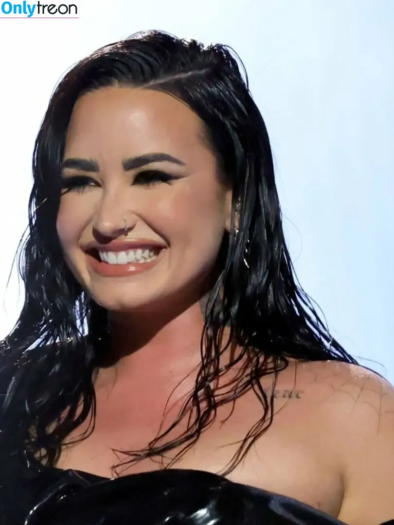 Demi Lovato nude photo #0196 (ddlovato)
