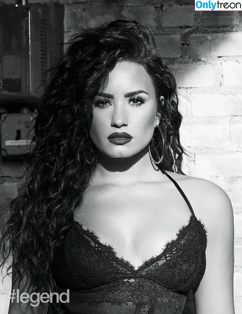Demi Lovato nude photo #0215 (ddlovato)