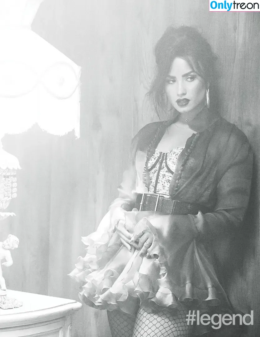 Demi Lovato nude photo #0216 (ddlovato)