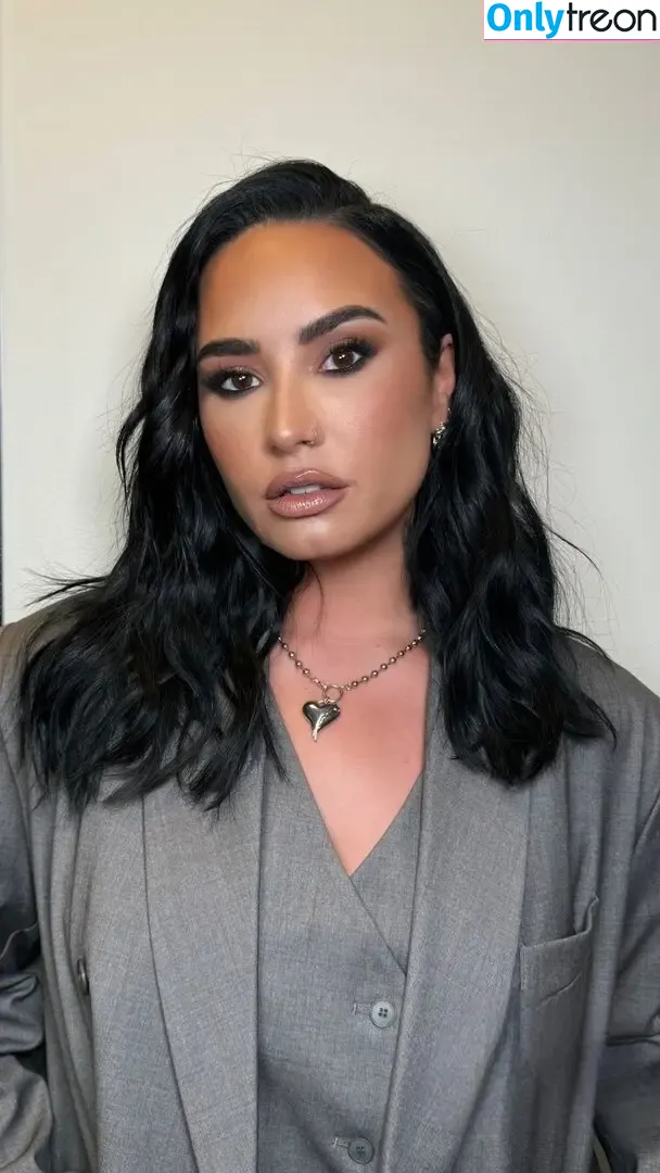 Demi Lovato nude photo #0293 (ddlovato)