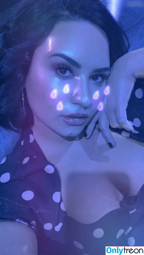 Demi Lovato nude photo #0369 (ddlovato)