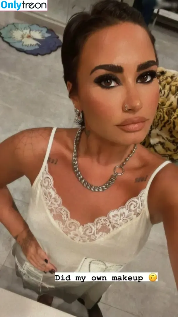 Demi Lovato nude photo #0370 (ddlovato)