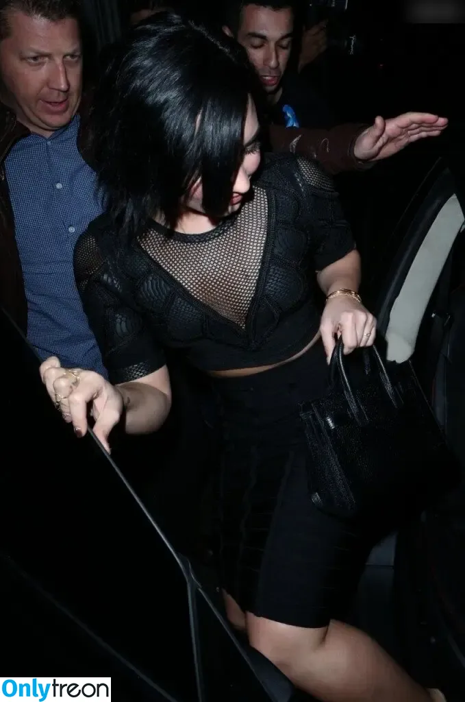 Demi Lovato nude photo #0460 (ddlovato)