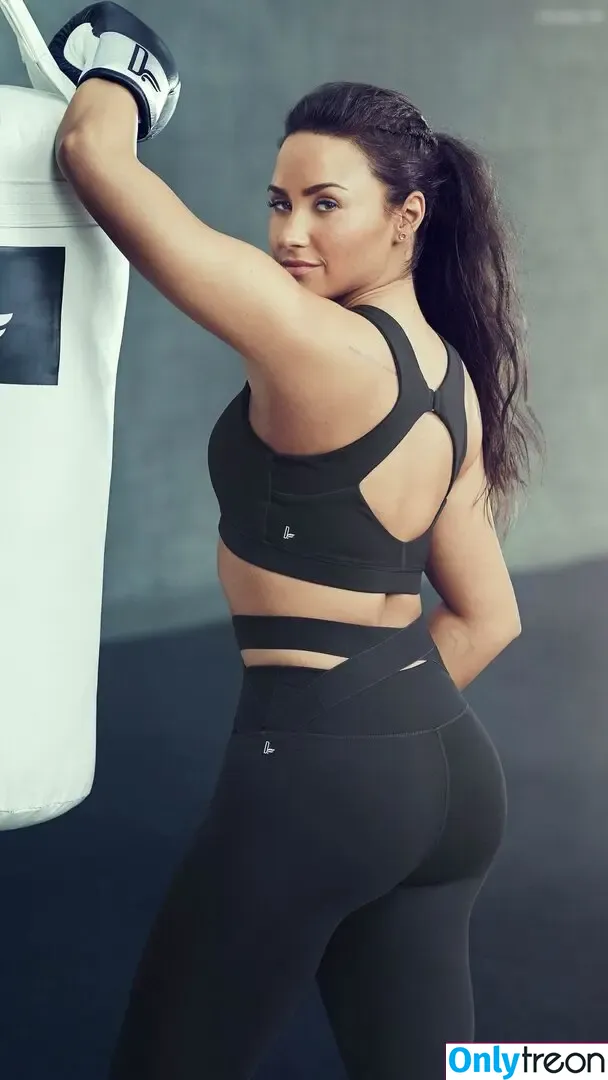 Demi Lovato nude photo #0487 (ddlovato)