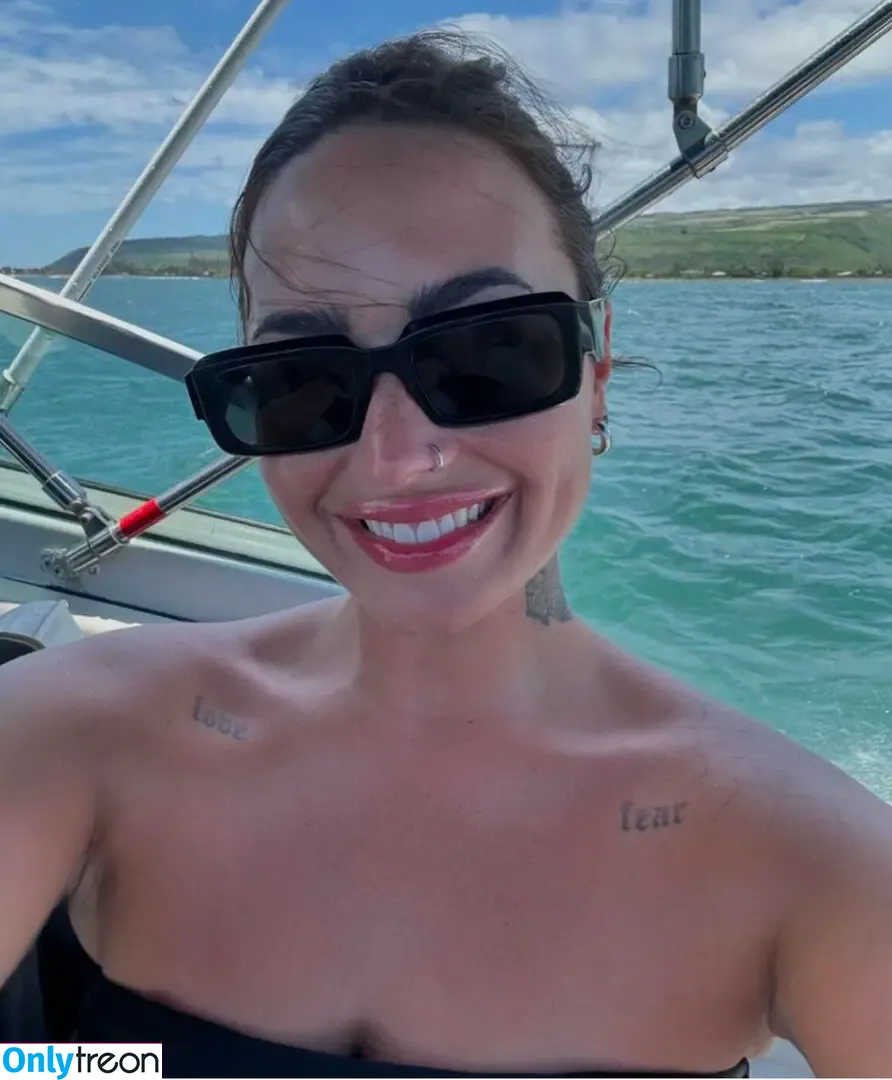 Demi Lovato nude photo #0507 (ddlovato)