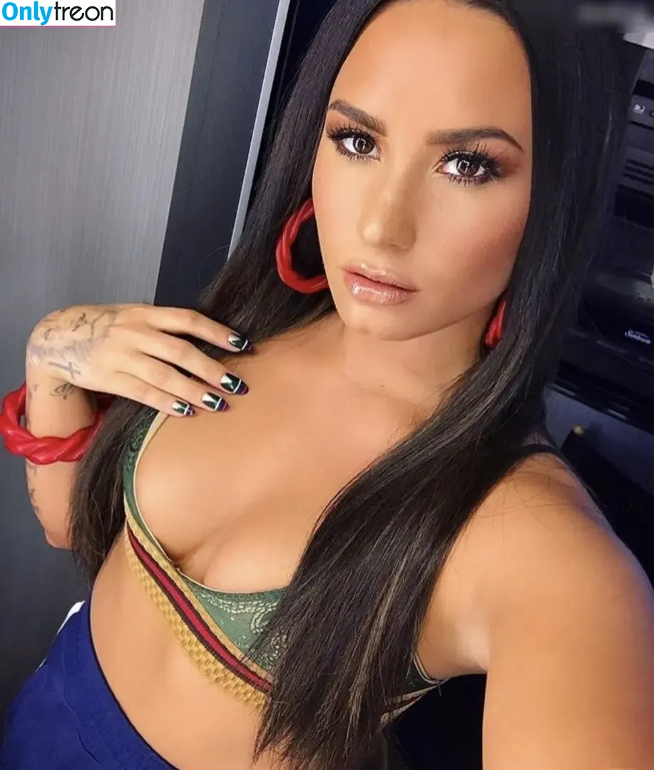 Demi Lovato nude photo #0548 (ddlovato)