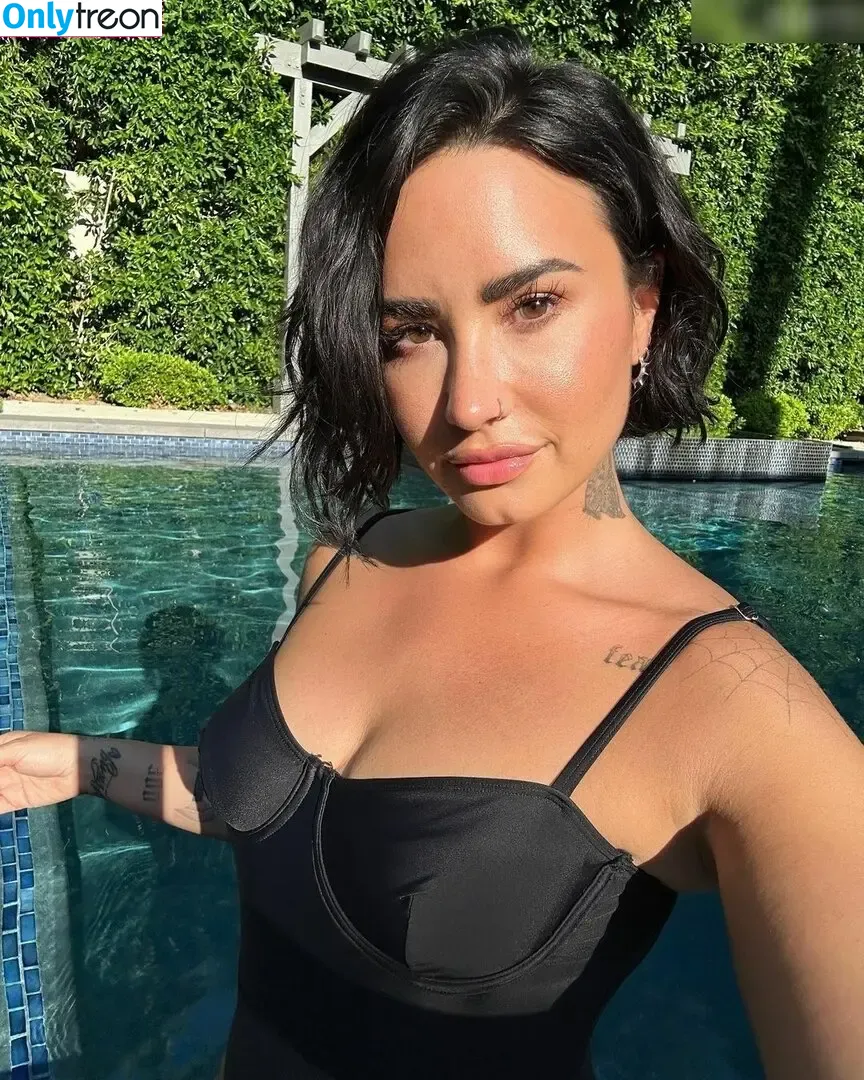 Demi Lovato nude photo #0563 (ddlovato)