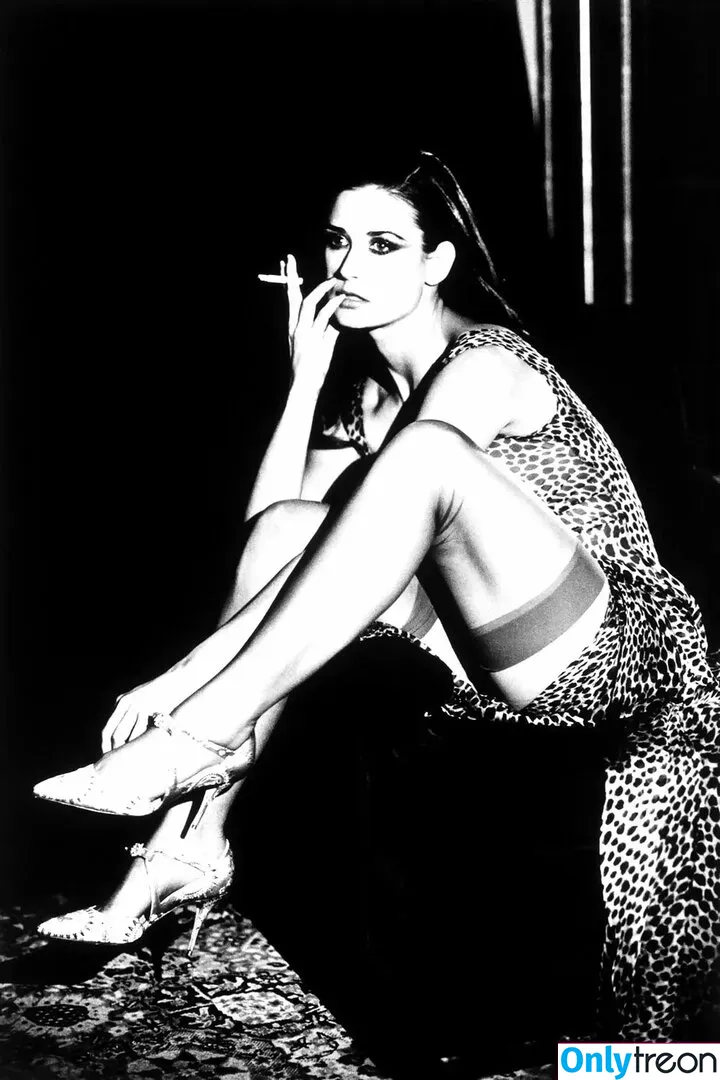 Demi Moore nude photo #0099 (demimoore / justdemi / kyliedemi)