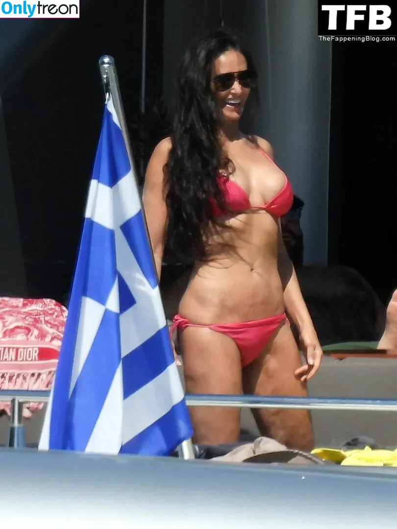 Demi Moore nude photo #0129 (demimoore / justdemi / kyliedemi)