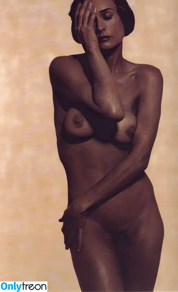Demi Moore nude photo #0246 (demimoore / justdemi / kyliedemi)