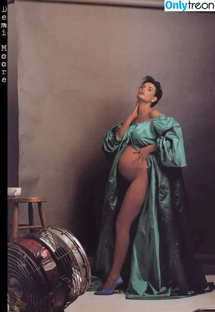 Demi Moore nude photo #0302 (demimoore / justdemi / kyliedemi)