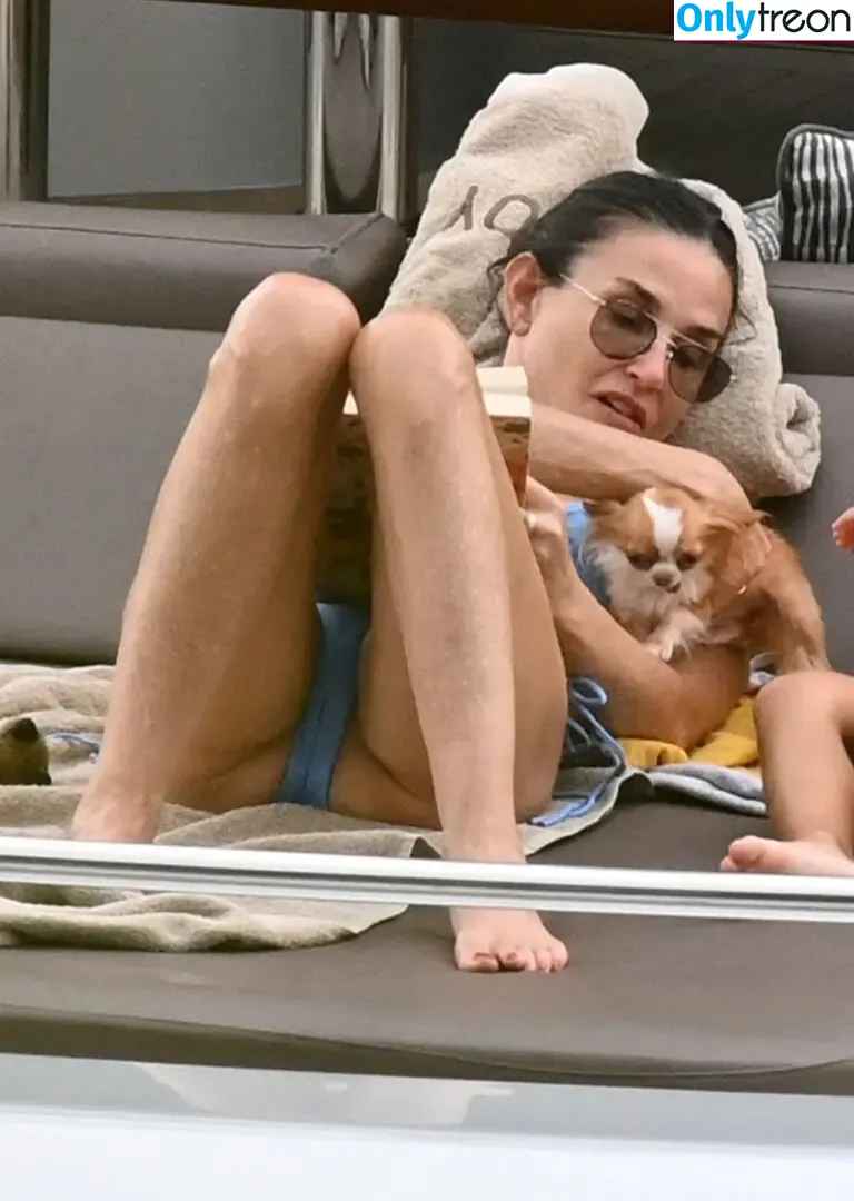 Demi Moore nude photo #0382 (demimoore / justdemi / kyliedemi)